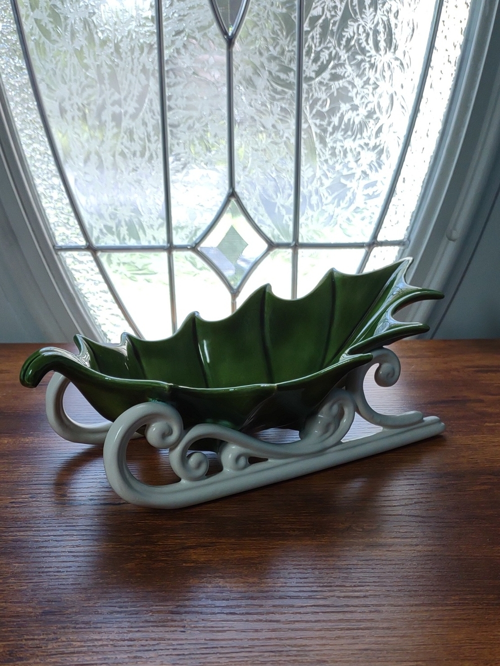 Holly Leaf Christmas Sleigh Decor Center Piece Candy Dish Vintage Atlantic Mold